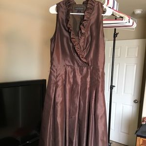 Knee length vintage style dress like new